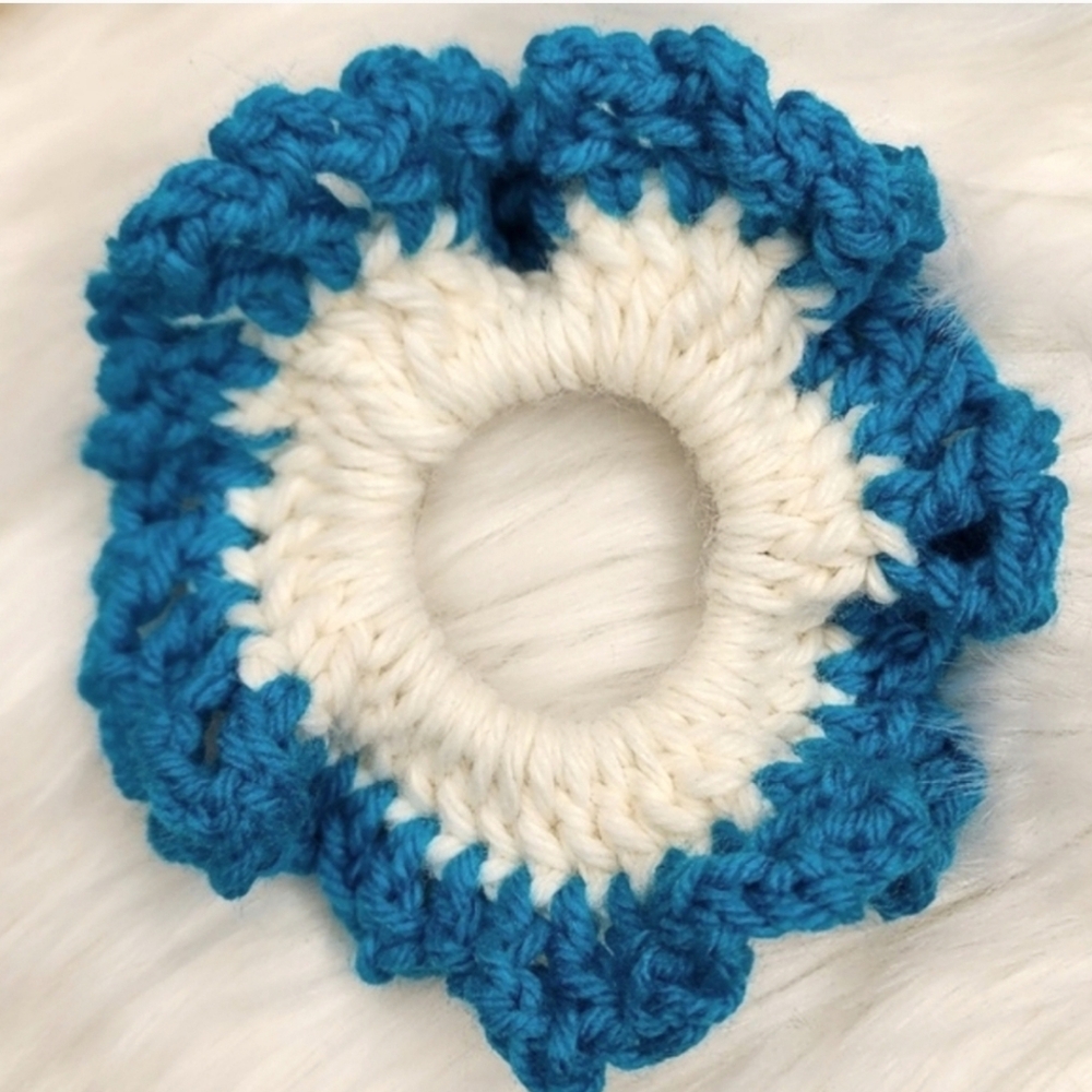Handmade Textured Crocheted Scrunchies Ponytail Holder Hair Tie Set Of 3 - New - Picture 5 of 5
